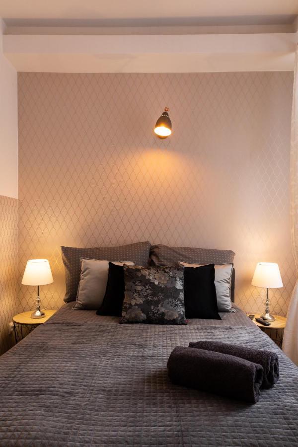 Clicktheflat Szkolna Palace Of Culture Apart Rooms Warszawa Rum bild